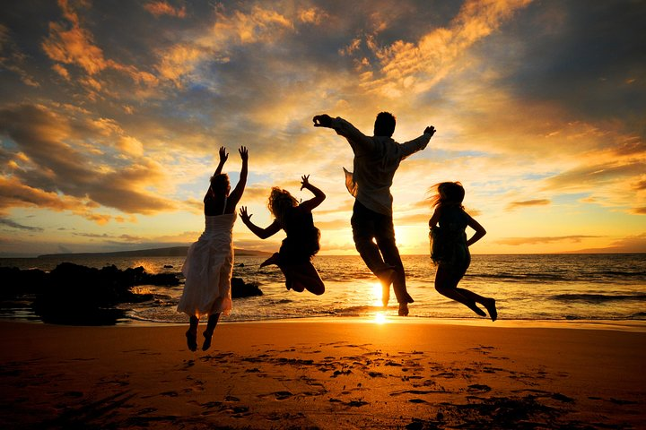 Family and Couple Beach Photos - Photo 1 of 25